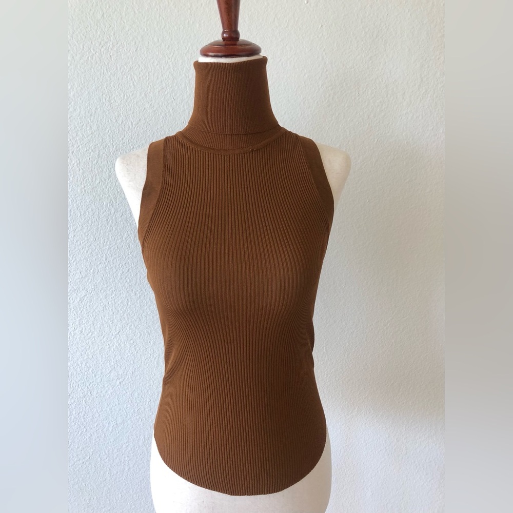 ZARA - HIGH COLLAR SLEEVELESS TOP + BROWN/XS